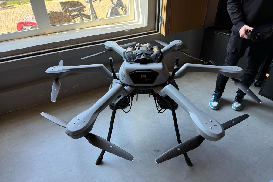 Studenten verkennen de wereld van drones bij de Marine 