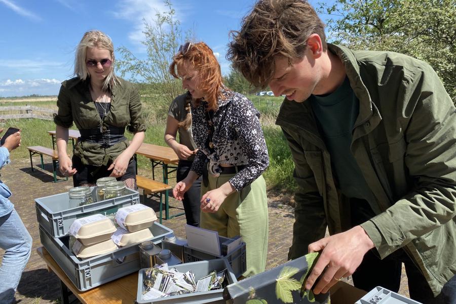 Kruidentuin Fort k'IJK studenten Vonk