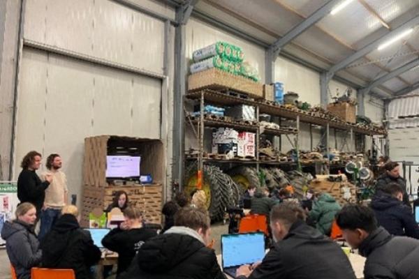 Studenten Agri Business bij Klaas Schenk - Vonk - Smart Future