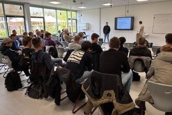 Studenten mbo-opleiding Plantenteelt Vonk brengen praktijk en onderwijs samen in pilot ‘Samen Leren Onderzoeken’ - Biodivers Perspectief