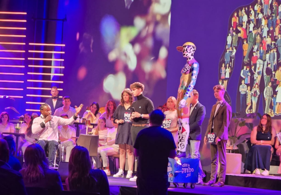 Pleun van Leeuwen podium dit is mbo - student Vonk mbo