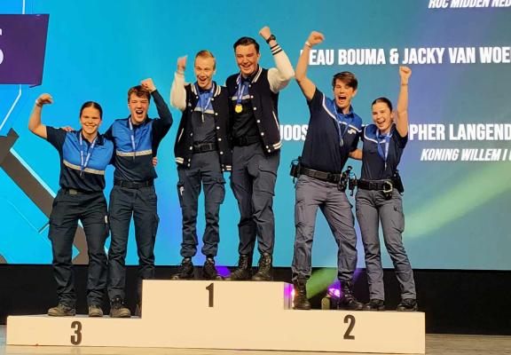 Skills Beau & Jacky op podium handhaving