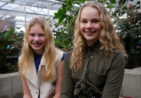 Esmee en Merel