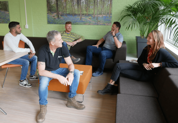 docenten in gesprek met elkaar