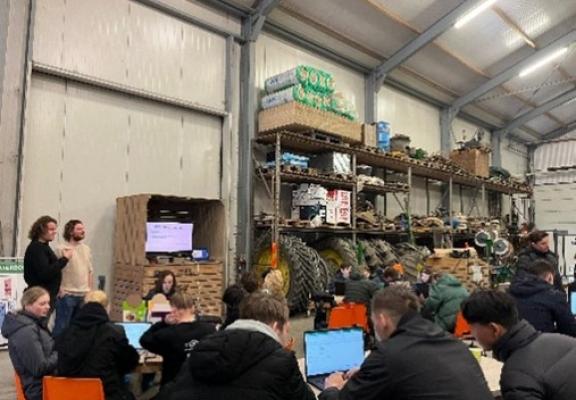 Studenten Agri Business bij Klaas Schenk - Vonk - Smart Future