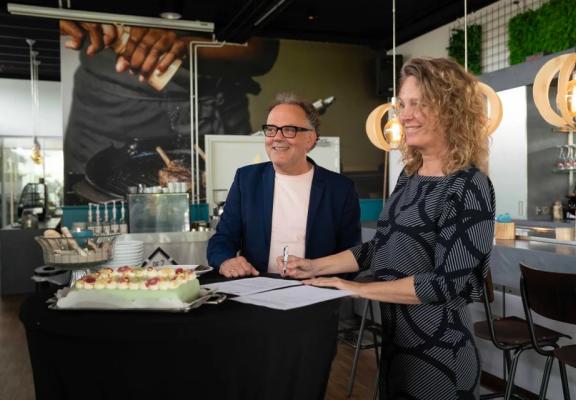 Ondertekening-samenwerking-SAZ-en-Vonk