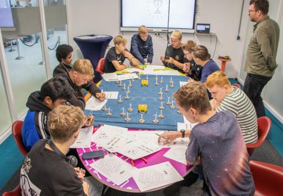 Zeven keer blauw: Vonk ontvangt zeven Blue School-certificaten